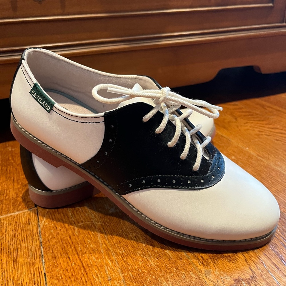 Eastland Saddle Shoes; Black and White Oxford Shoes; Sadie Shoe Size 9